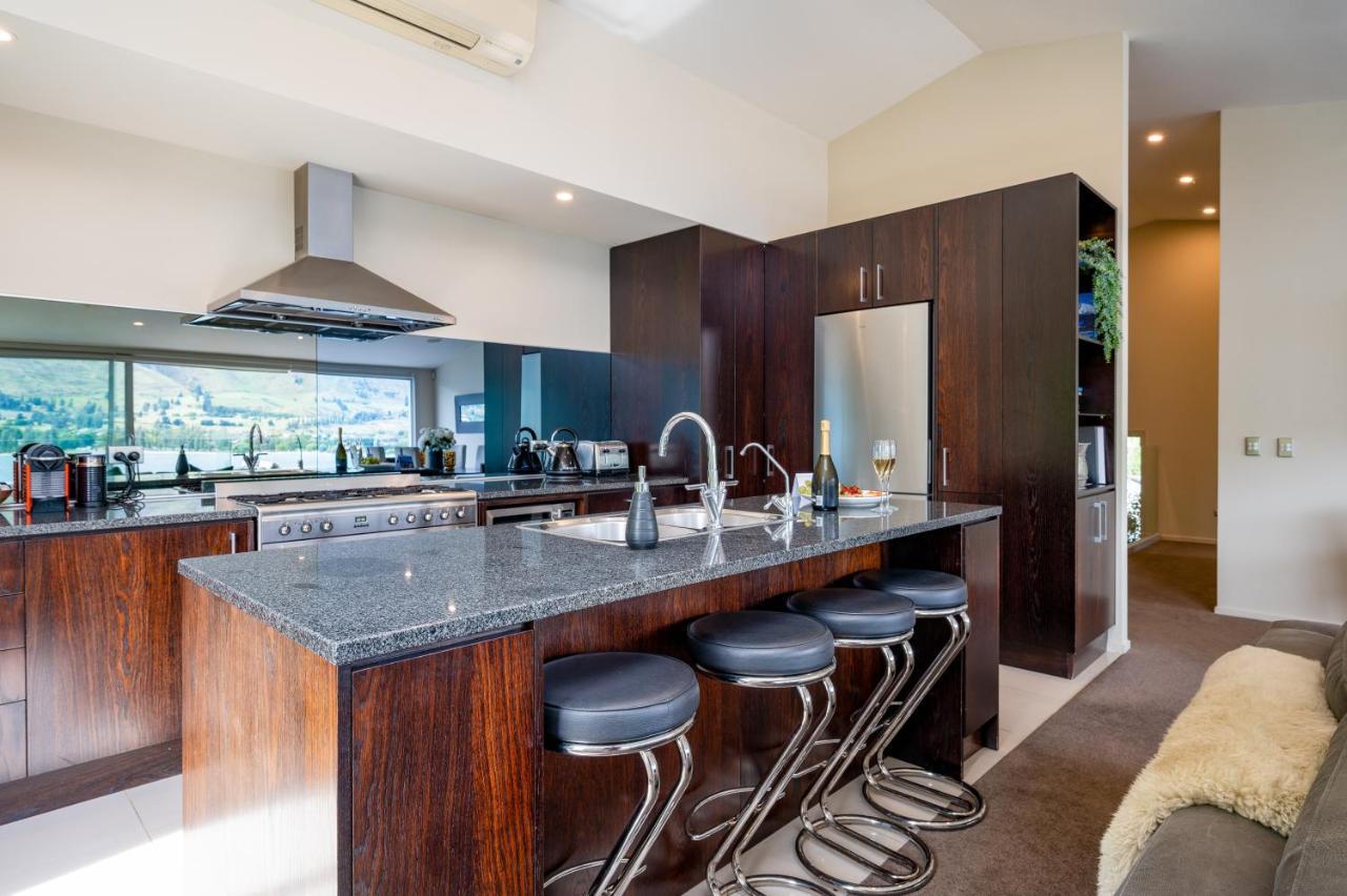Luxury Lakeview Vista Apartment Wanaka Exteriör bild